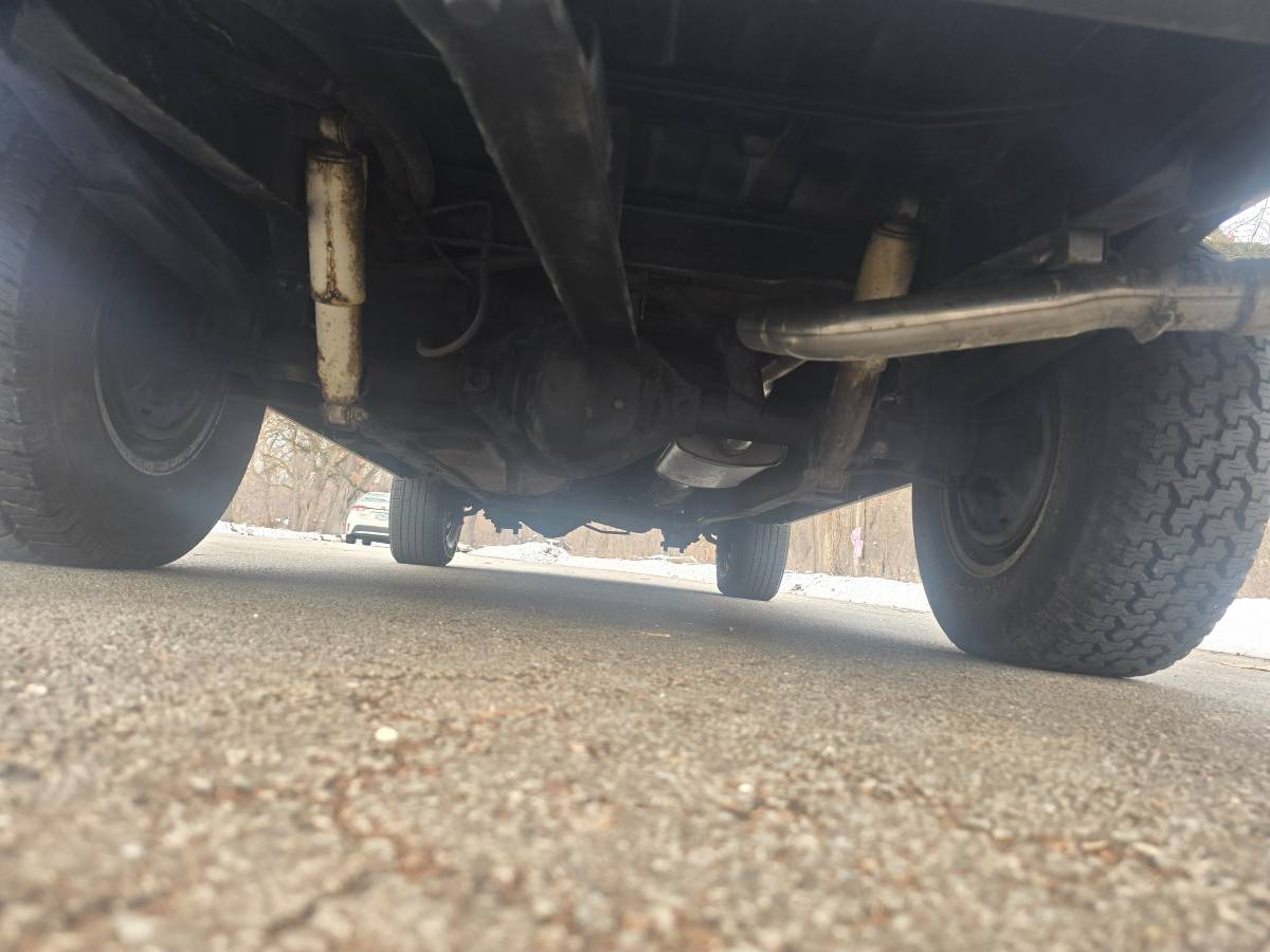 Jeep-grand-wagoneer-1990-4