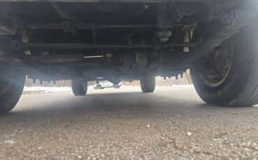 Jeep-grand-wagoneer-1990-5