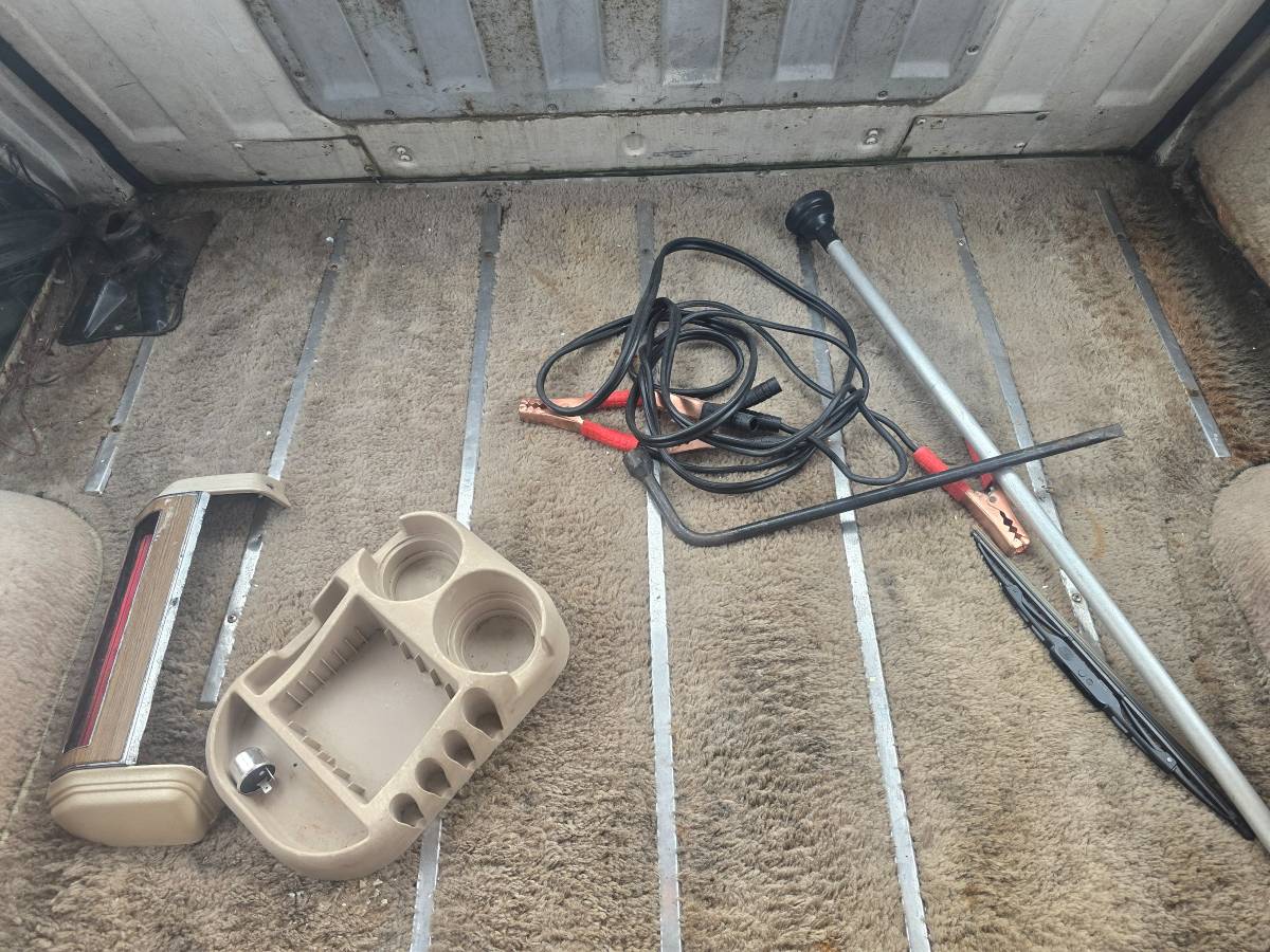 Jeep-grand-wagoneer-1990-7