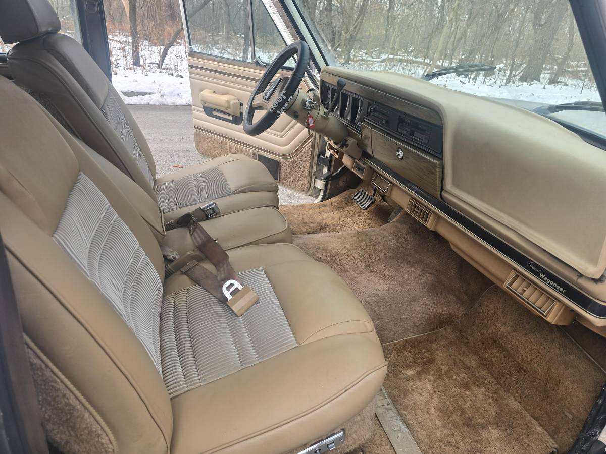 Jeep-grand-wagoneer-1990-8