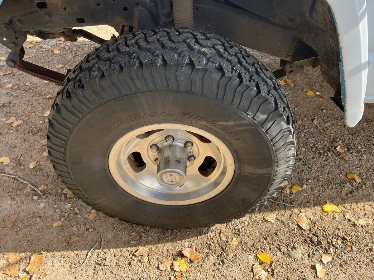 Jeep-honcho-1977-grey-11