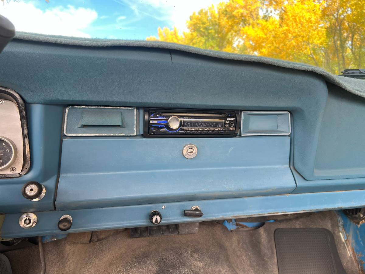 Jeep-honcho-1977-grey-2