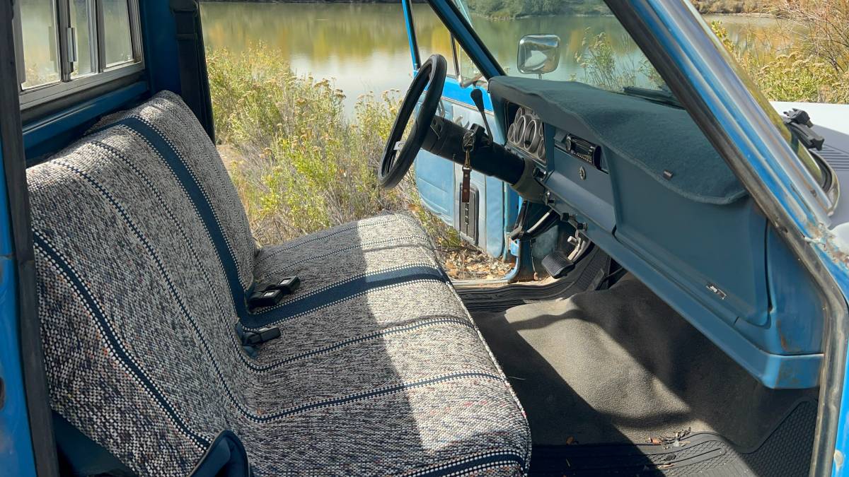 Jeep-honcho-1977-grey-3