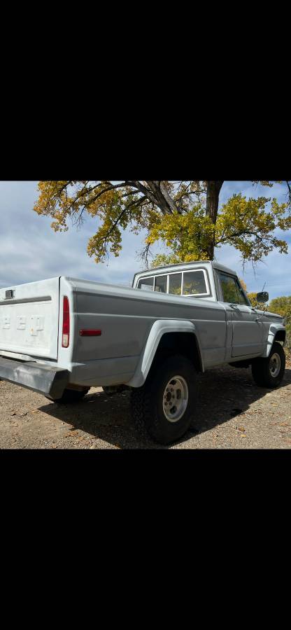 Jeep-honcho-1977-grey-4