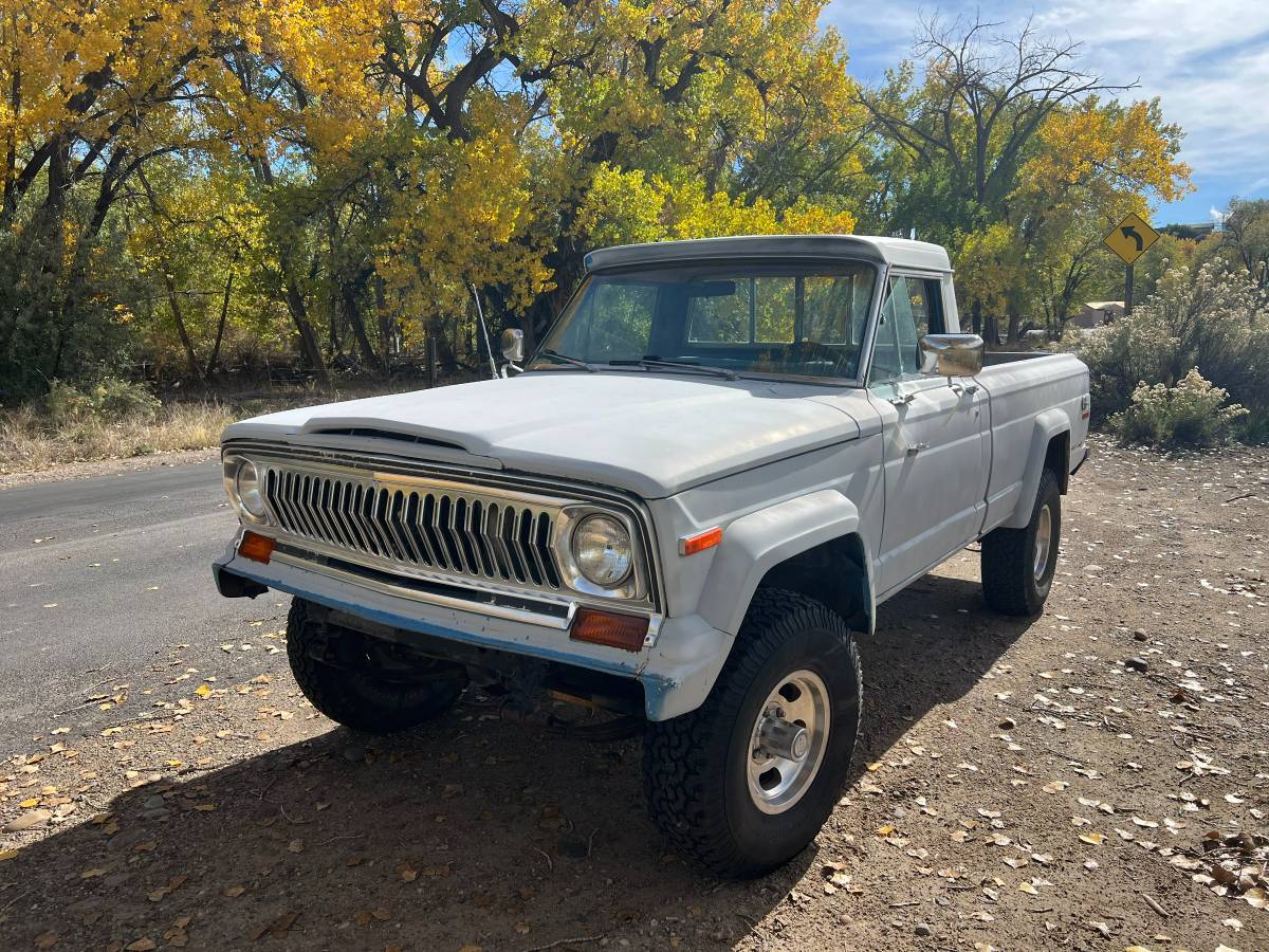 Jeep-honcho-1977-grey