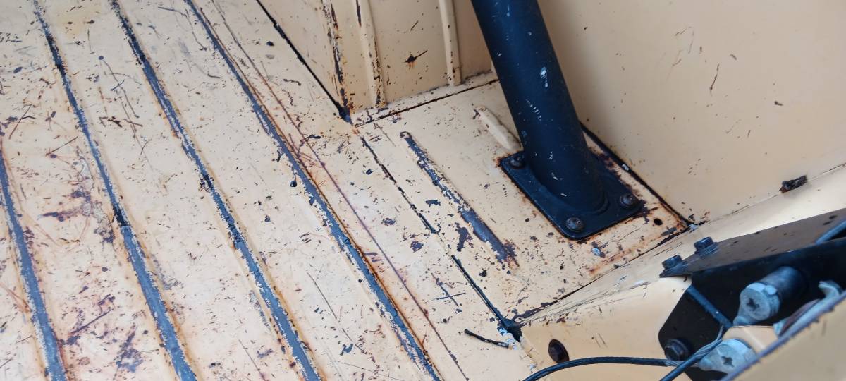 Jeep-scrambler-1982-yellow-12