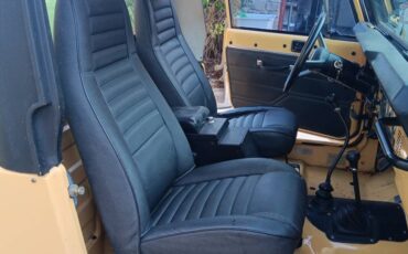 Jeep-scrambler-1982-yellow-13