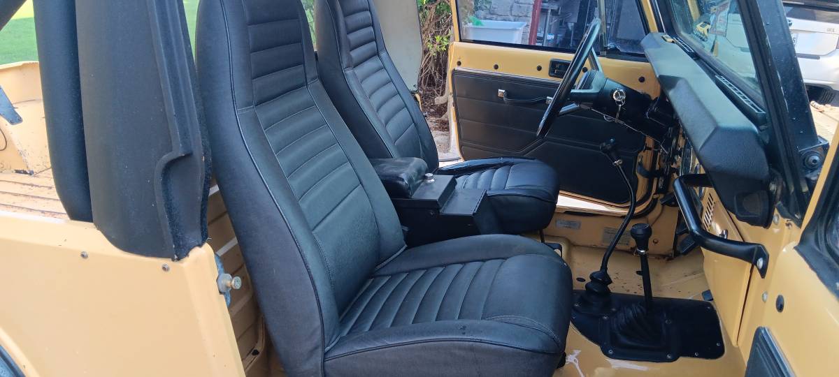 Jeep-scrambler-1982-yellow-13