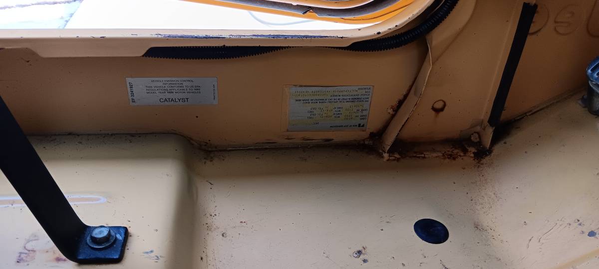 Jeep-scrambler-1982-yellow-14