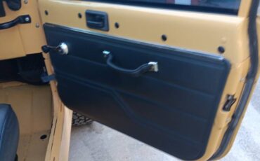 Jeep-scrambler-1982-yellow-15