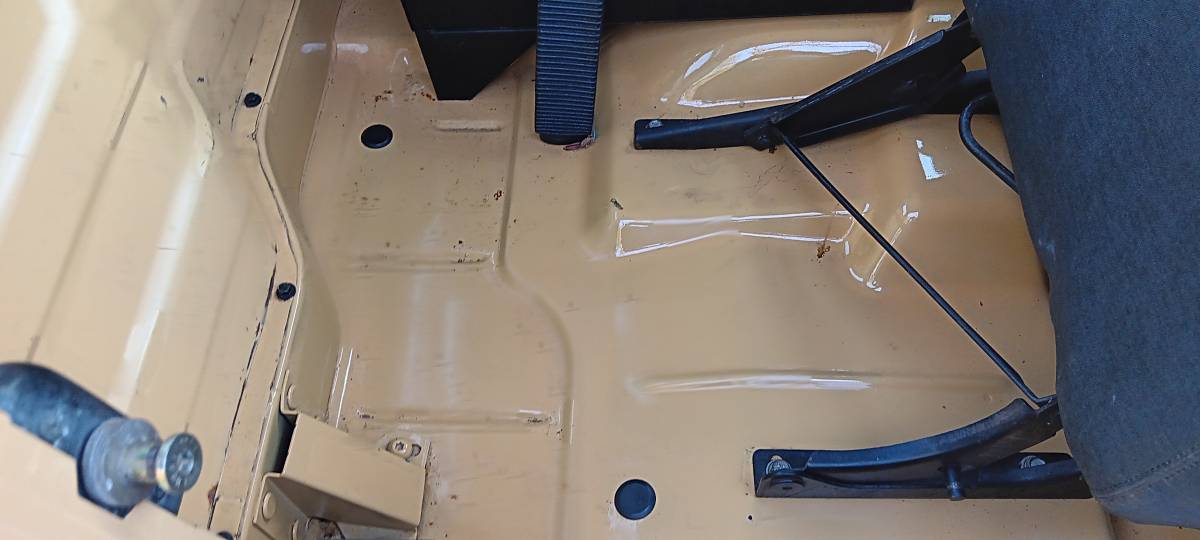 Jeep-scrambler-1982-yellow-6