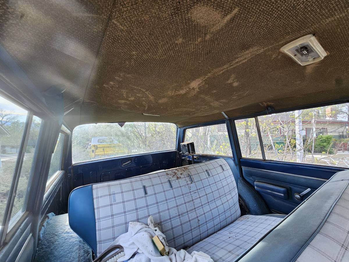 Jeep-wagoneer-1977-blue-16