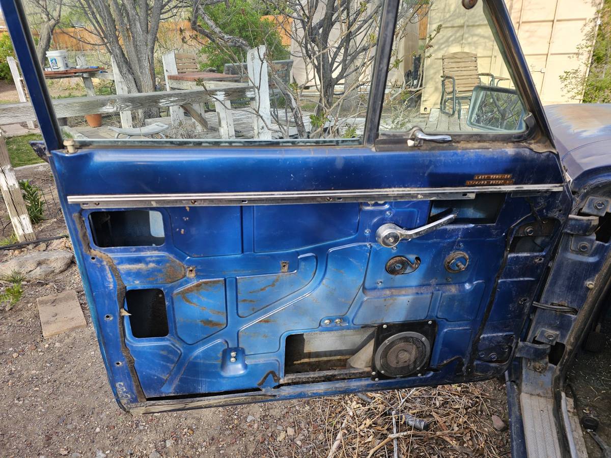 Jeep-wagoneer-1977-blue-6