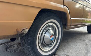 Jeep-wagoneer-1982-11