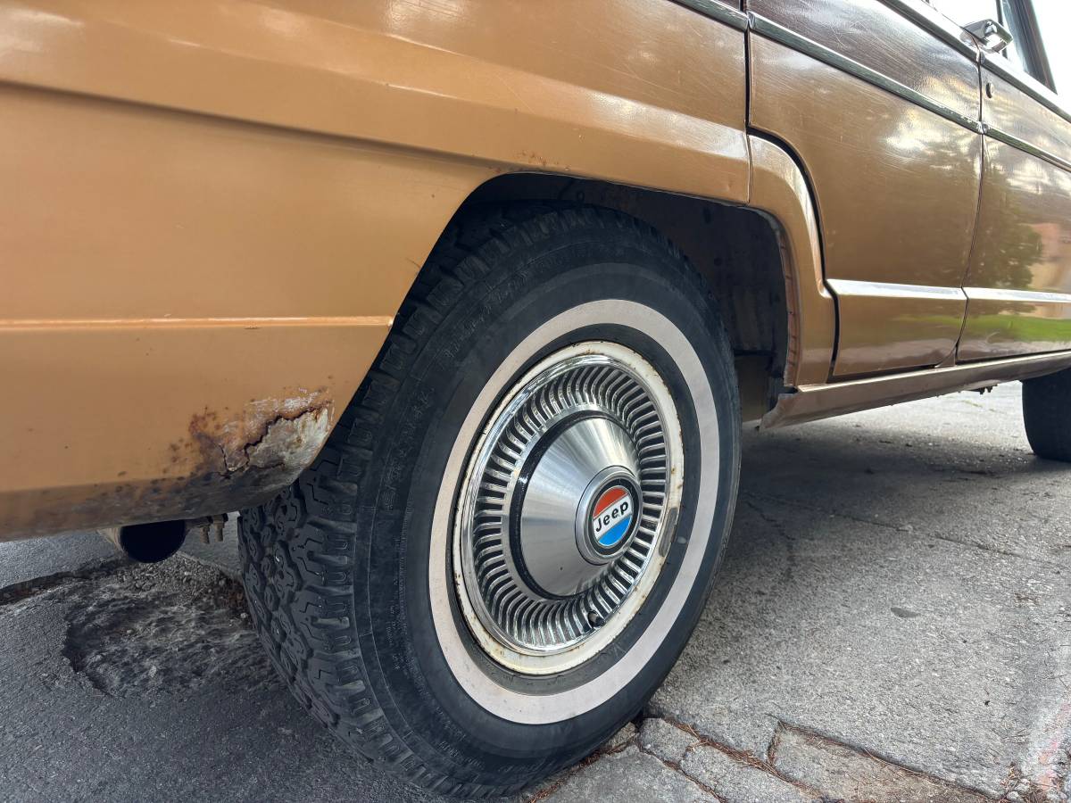 Jeep-wagoneer-1982-11