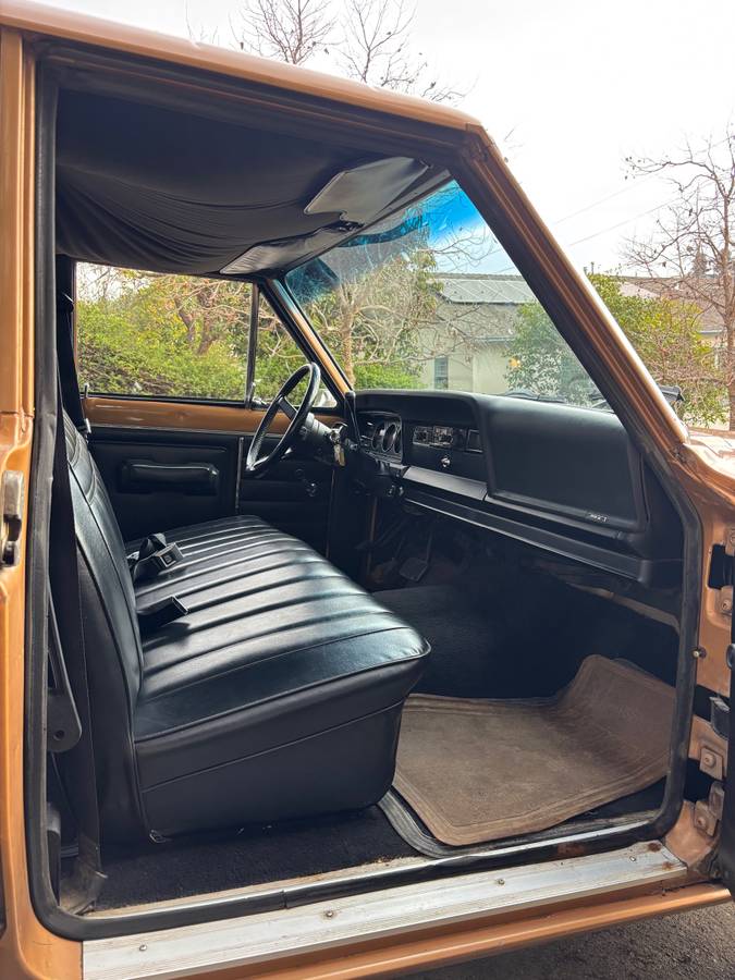 Jeep-wagoneer-1982-15