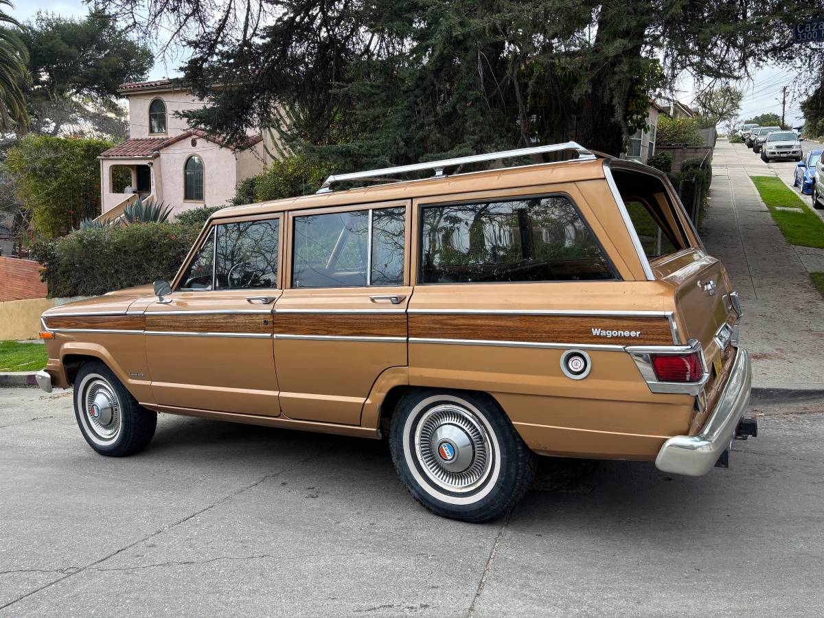 Jeep-wagoneer-1982-5