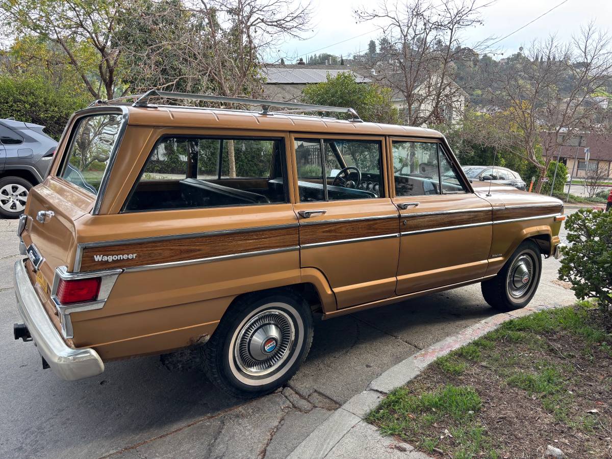 Jeep-wagoneer-1982-6