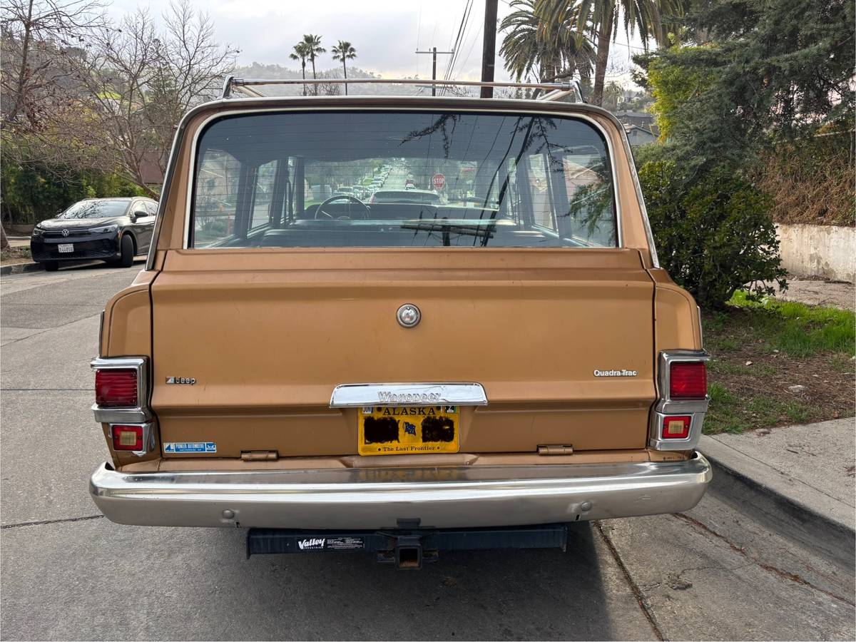 Jeep-wagoneer-1982-7