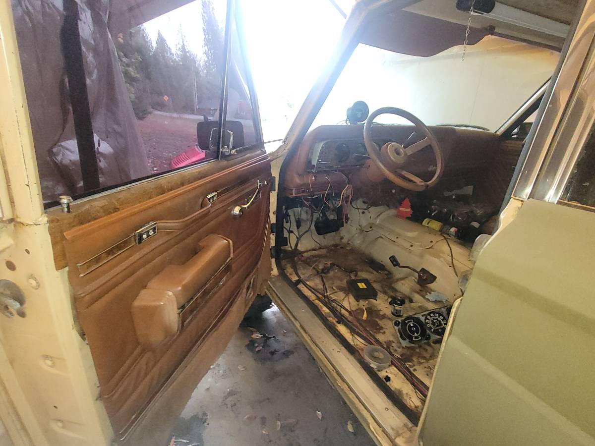 Jeep-wagoneer-limited-1982-custom-7