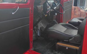 Jeep-willys-wagon-1954-red-11