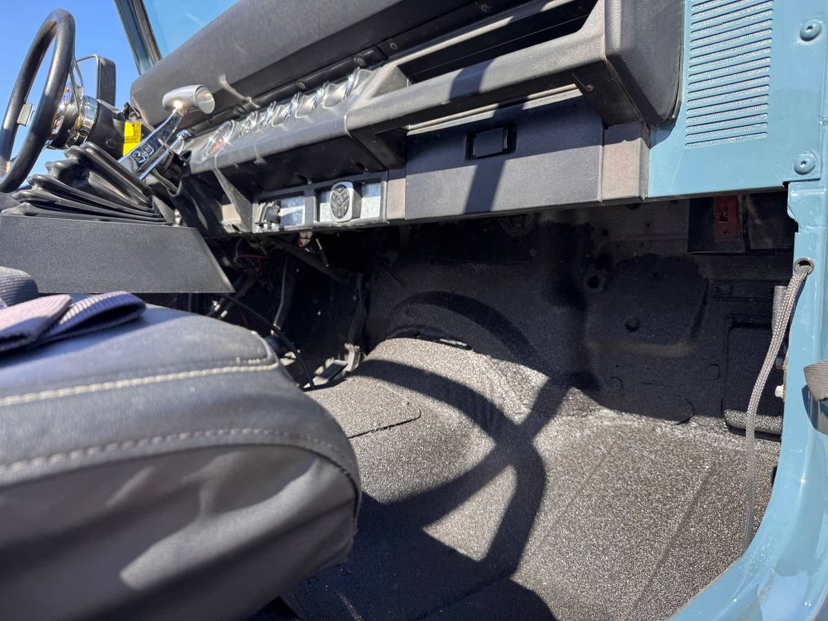 Jeep-wrangler-1987-blue-21