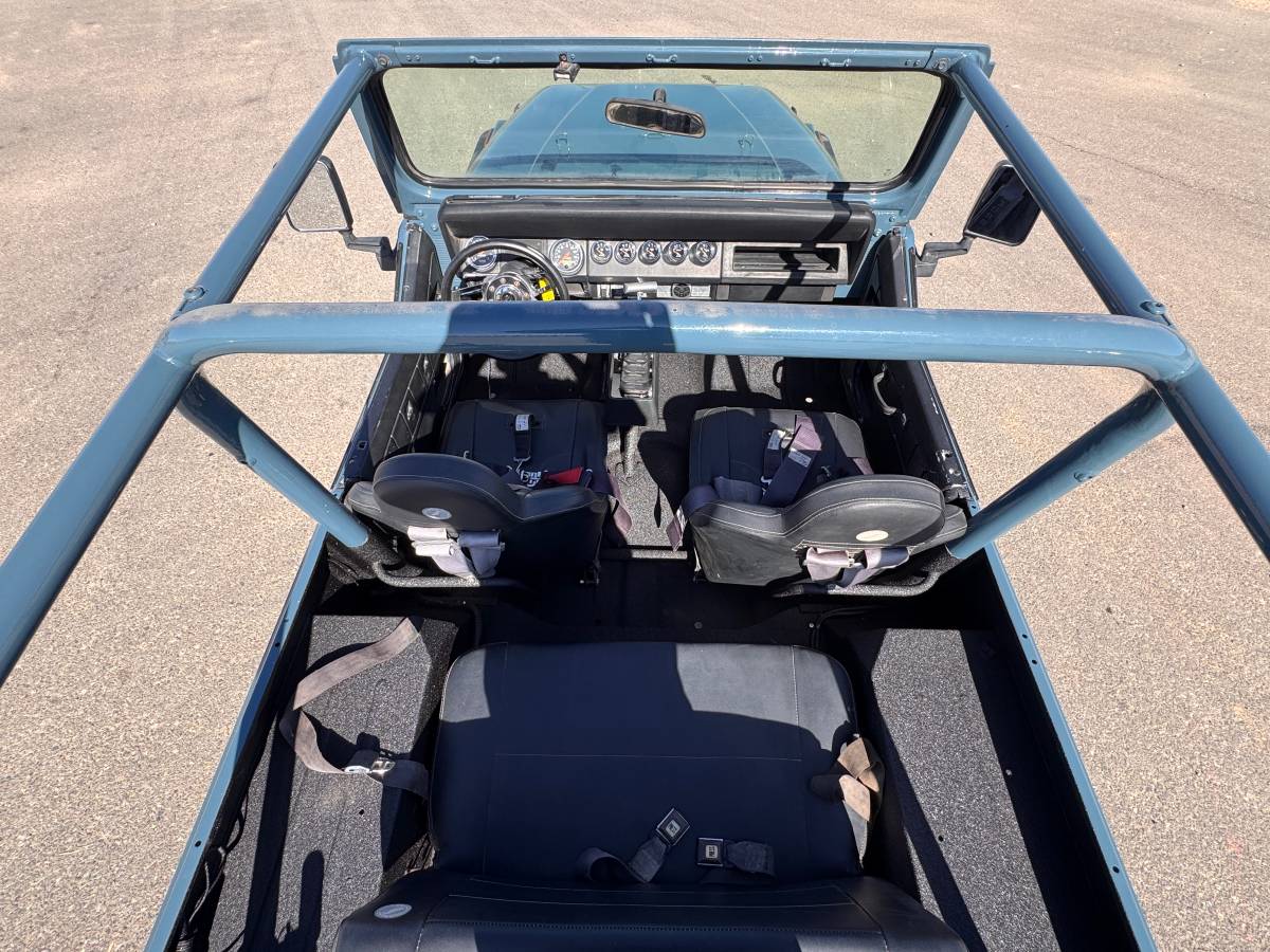 Jeep-wrangler-1987-blue-38