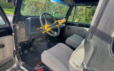 Jeep-wrangler-1995-black-9