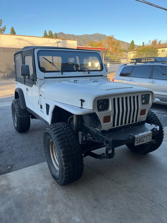 Jeep-wrangler-s-1990-white-1