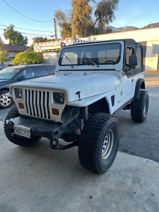 Jeep-wrangler-s-1990-white-11