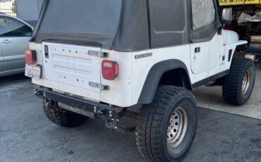 Jeep-wrangler-s-1990-white-4