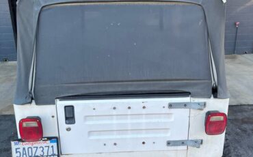 Jeep-wrangler-s-1990-white-6