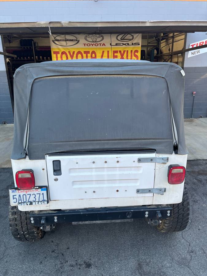 Jeep-wrangler-s-1990-white-6