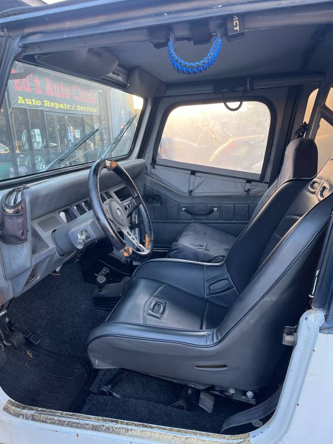 Jeep-wrangler-s-1990-white-7