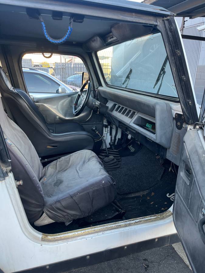 Jeep-wrangler-s-1990-white-8