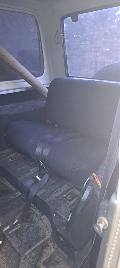 Jeep-wrangler-sahara-1989-green-8