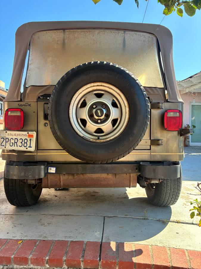 Jeep-wrangler-sahara-edition-1989-green-3