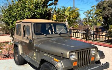 Jeep-wrangler-sahara-edition-1989-green