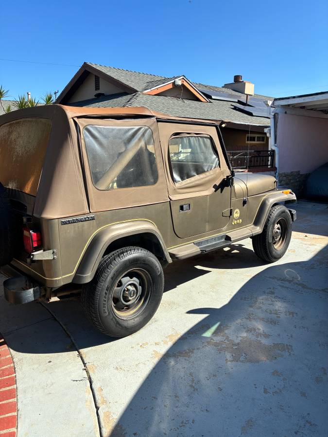 Jeep-wrangler-sahara-edition-1989-green-4