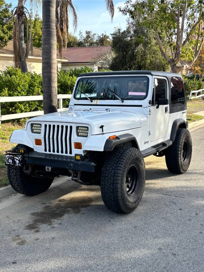 Jeep-wrangler-yj-1990-white-1