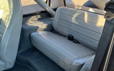 Jeep-wrangler-yj-1990-white-11