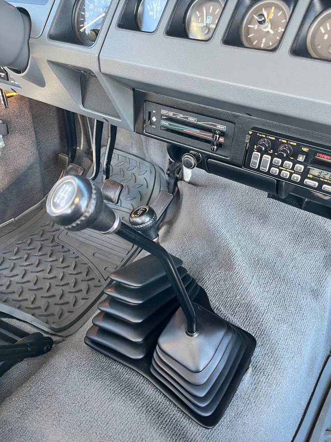 Jeep-wrangler-yj-1990-white-12