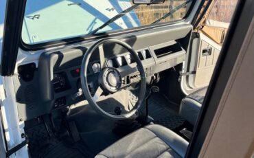 Jeep-wrangler-yj-1990-white-17