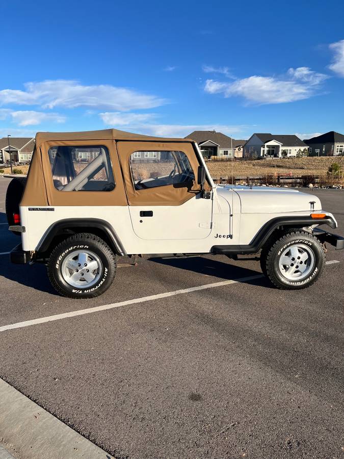 Jeep-wrangler-yj-1990-white-4