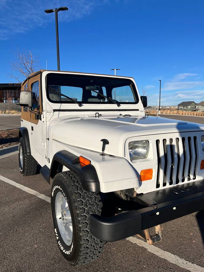 Jeep-wrangler-yj-1990-white-5