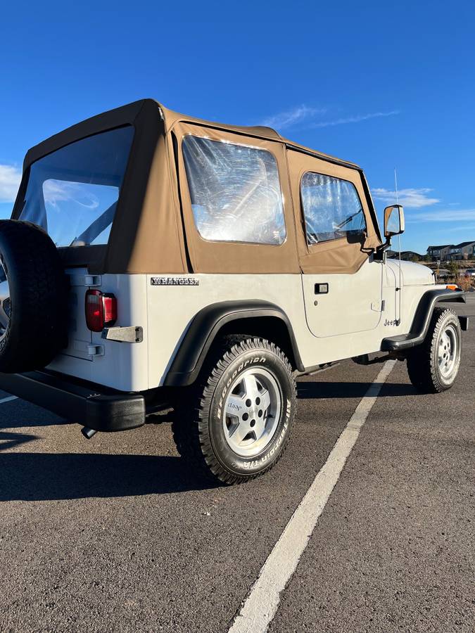 Jeep-wrangler-yj-1990-white