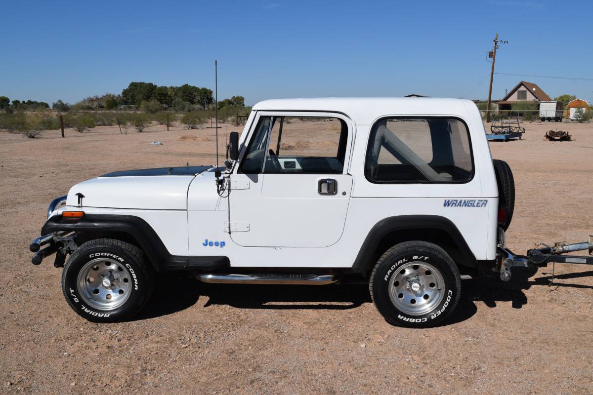 Jeep-wrangler-yj-1991-white-2