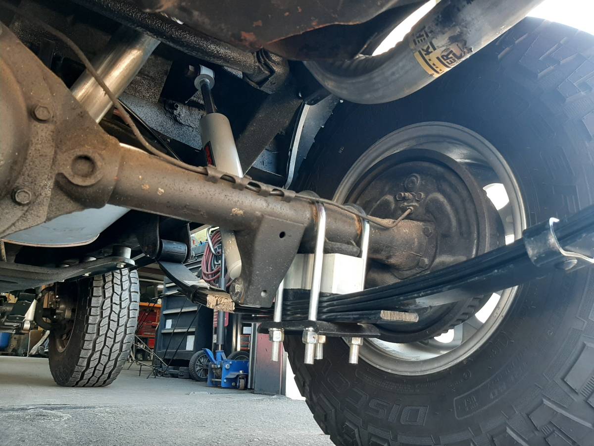 Jeep-wrangler-yj-1994-silver-16