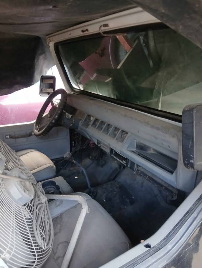 Jeep-wrangler-·-quotsportquot-sport-utility-2d-1988-black-3