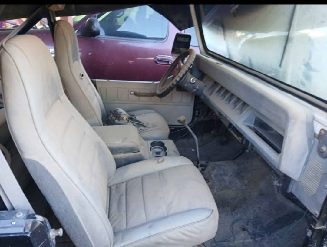 Jeep-wrangler-·-quotsportquot-sport-utility-2d-1988-black-8